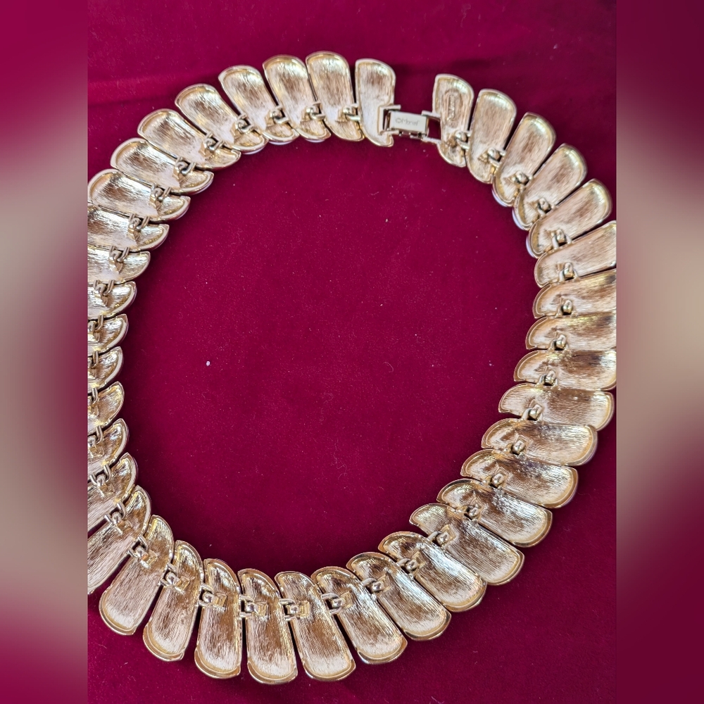 Monet Choker Beige Gold Tone Designer Signed Vintage 1980s 1990s. - Picture 6 of 14
